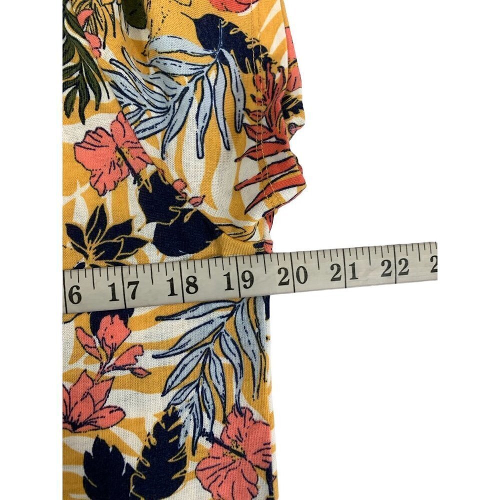 Wall Flowers Women's Floral Top - Picture 5 of 6